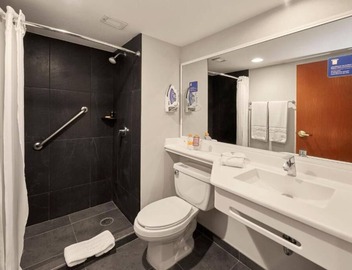 Convenient Stay with Kitchenette, Rooftop Terrace, Outdoor Pool & Breakfast 5