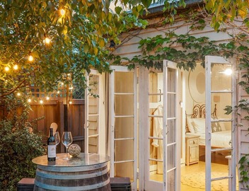 Converted studio w/garden views 3