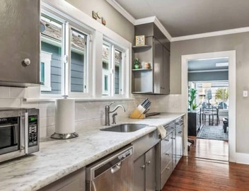 Cook's Kitchen + Firepit + Pickleball Park Nearby + AC + 2 Parking Spots 3