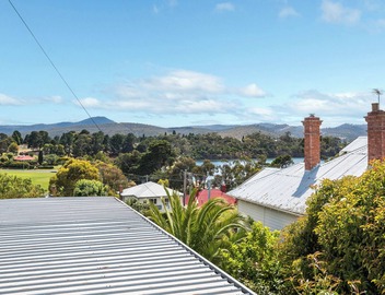 Cornelian Bay Hideaway close to CBD 3