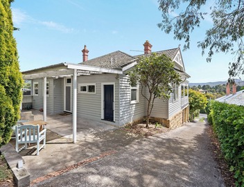 Cornelian Bay Hideaway close to CBD 5