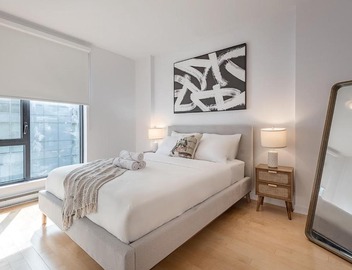 Corner 2BR Old Port - Free Indoor Parking 3