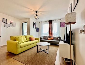 Cosy 2-room apartment with parking near Hôtel de Ville station Courneuve 2