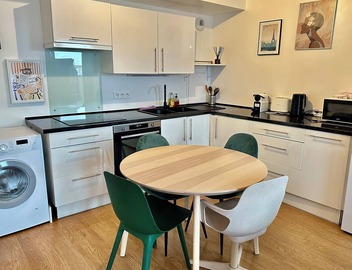 Cosy 2-room apartment with parking near Hôtel de Ville station Courneuve 3