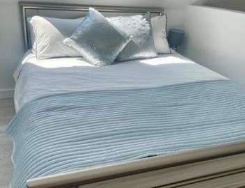 Cosy accommodation, easy walk to beach! 3