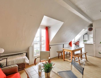 Cosy apartment under the roofs of Paris 2