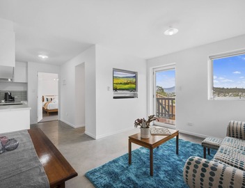 Cosy Cottesloe - Mount Wellington View 4