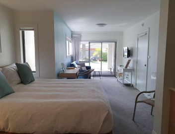 Cosy Mount Studio Moments to Beach & Downtown 3