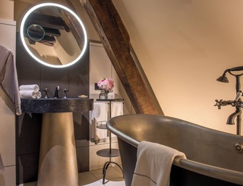 Cour des Vosges - Evok Collection 5