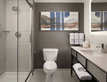 Courtyard by Marriott Boston Brookline 3
