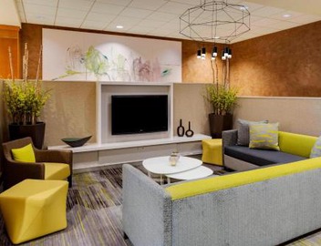 Courtyard by Marriott Boston Logan Airport 5