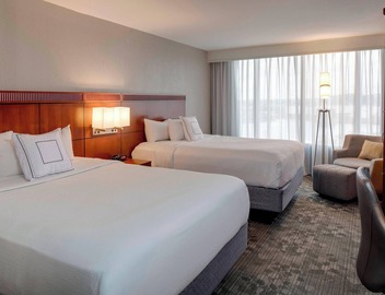 Courtyard by Marriott Boston Logan Airport 2