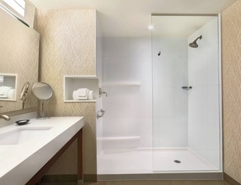 Courtyard by Marriott Toronto Mississauga/West 4