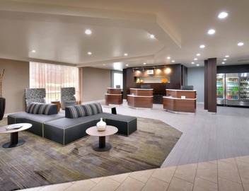 Courtyard by Marriott Charlotte Airport LoSo 4