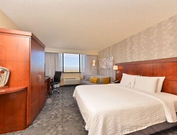 Courtyard by Marriott Denver Cherry Creek 3