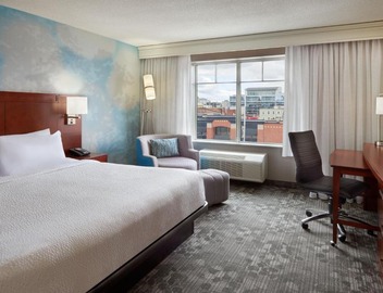 Courtyard by Marriott Ottawa Downtown 3