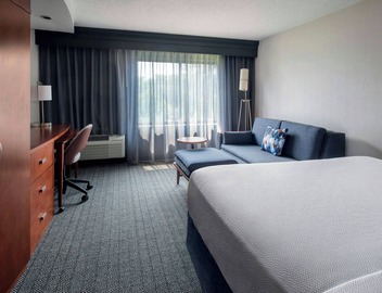 Courtyard by Marriott Paramus 5