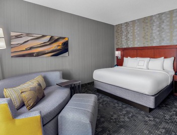 Courtyard by Marriott Pittsburgh Airport 2