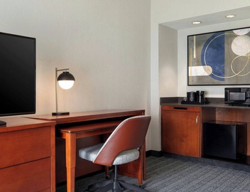 Courtyard by Marriott Pittsburgh Airport 3