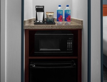 Courtyard by Marriott Santa Clarita Valencia 5