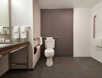 Courtyard by Marriott Toronto Markham 5