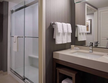 Courtyard by Marriott Toronto Airport 4