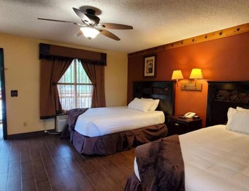 COURTYARD SUITE steps to Pool and Rodeo! 257 2