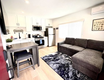 Cozy 1-Bedroom Haven in Beautiful Burbank, near Disney, Warner Bros & Hollywood Attractions 3