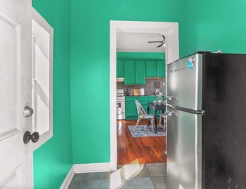 Cozy 1 Bedroom located in the Heart of Mid-City 3