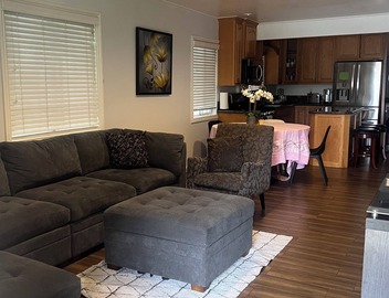 Cozy 1-bedroom studio in charming Los Angeles with AC 2