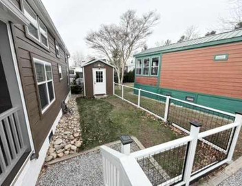 Cozy 1BR Tiny Home with Pool Access and Free Tix 5
