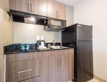 Cozy 2-Bed ADA Room|Nsmk 4