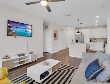 Cozy 2 Bedroom Apartment in Winter Garden with fast wifi, pool & fitness room 4