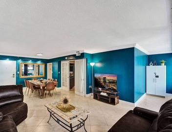 Cozy 2BR Condo with Resort Perks, Pools, Gym, Sauna in an Oceanfront Building 409 3