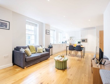 Cozy 2BR Steps from Tower Hill & Tower Bridge 2