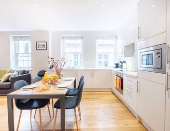 Cozy 2BR Steps from Tower Hill & Tower Bridge 5