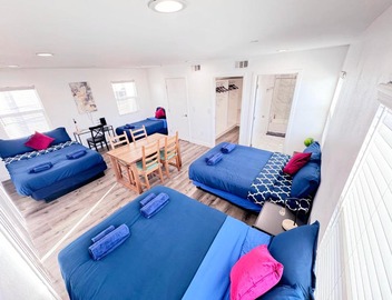 Cozy 3 BR Townhouse with Balcony 5
