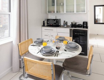 Cozy and Chic Studio Loft in Midtown NYC! #302 4