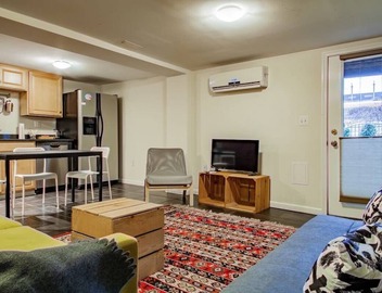 Cozy Bloomingdale English Basement Near DC Hospitals 5