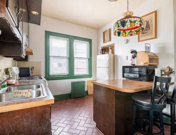 Cozy Cape Cod Bungalow 3