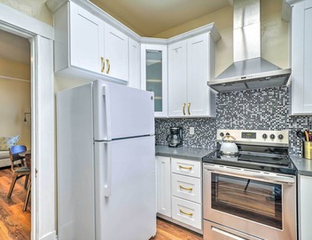 Cozy Carpinteria Apartment: Walkable Location 2