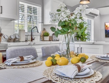 Cozy Charming Blue Cottage Retreat for Your Stay! 3