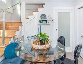 Cozy Duplex Near T 5