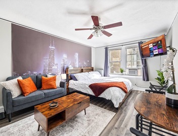 Cozy Extended Stay: King Bed/Fully Equipped/Train 5