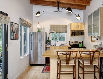 Cozy guesthouse in an urban nature 3