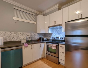 Cozy Home with New Furniture! Steps away from Downtown/UBC/Airport/Richmond 3