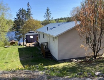 COZY LAKE FRONT COTTAGE ON NEPEWASSI LAKE 4