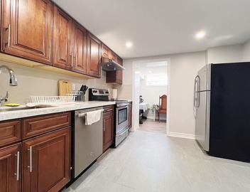 Cozy & Modern Ensuite Basement Rooms - Steps to Subway & Downsview Rogers Stadium 4
