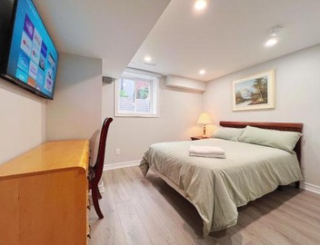 Cozy & Modern Ensuite Basement Rooms - Steps to Subway & Downsview Rogers Stadium 4
