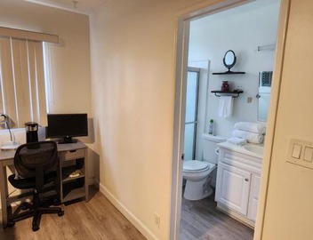 Cozy Private Room & Bath Central Location LA 5